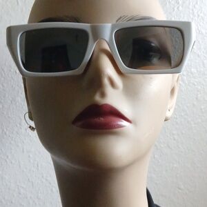 White Rectangle Silver Mirror Sunglasses NEW CONDITION! Current Style!